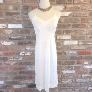 DIXIE BELLE Vintage Women’s Cream 100% Nylon Slip 36